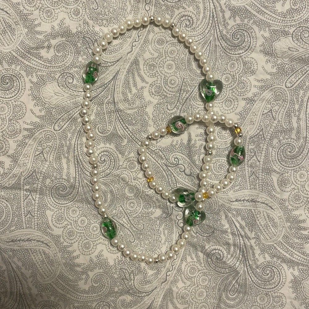 Preppy necklace and bracelet set 💚